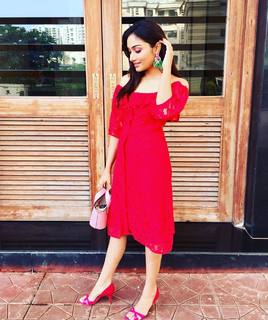 Aishwarya Devan feet photo 14