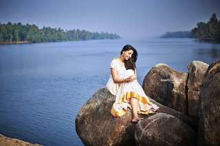 Aishwarya Lekshmi feet photo thumbnail