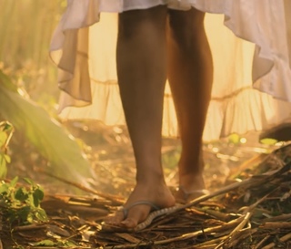 Aishwarya Lekshmi feet photo thumbnail