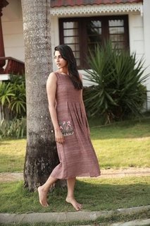 Aishwarya Lekshmi feet photo thumbnail