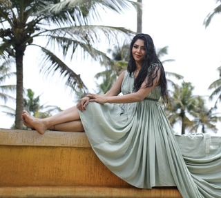 Aishwarya Lekshmi feet photo thumbnail