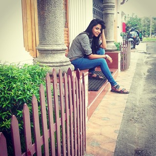 Aishwarya Lekshmi feet photo thumbnail