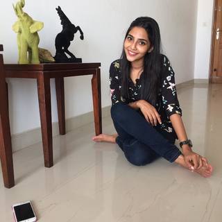 Aishwarya Lekshmi feet photo thumbnail