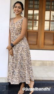 Aishwarya Lekshmi feet photo thumbnail