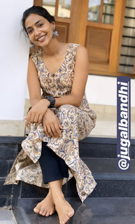 Aishwarya Lekshmi feet photo thumbnail
