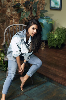 Aishwarya Lekshmi feet photo thumbnail