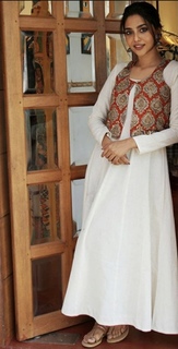 Aishwarya Lekshmi feet photo thumbnail