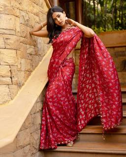 Aishwarya Lekshmi feet photo thumbnail