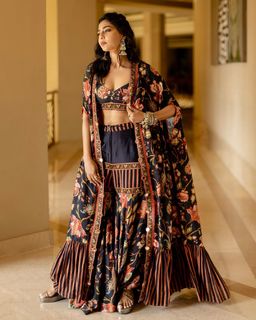 Aishwarya Lekshmi feet photo thumbnail