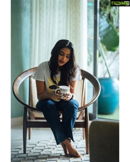 Aishwarya Lekshmi feet photo thumbnail