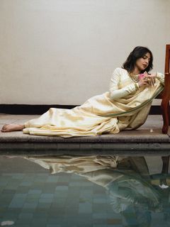 Aishwarya Lekshmi feet photo thumbnail