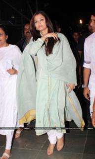 Aishwarya Rai Bachchan feet photo thumbnail