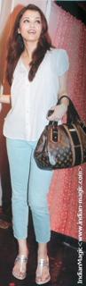 Aishwarya Rai Bachchan feet photo thumbnail