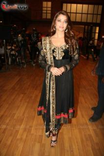 Aishwarya Rai Bachchan feet photo thumbnail