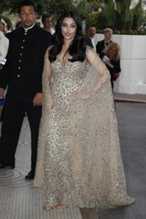 Aishwarya Rai Bachchan feet photo thumbnail