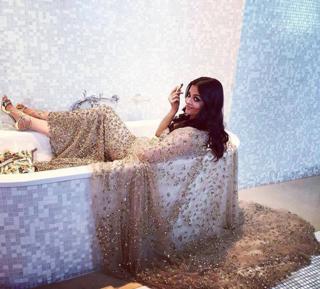 Aishwarya Rai Bachchan feet photo thumbnail