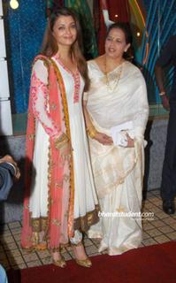 Aishwarya Rai Bachchan feet photo thumbnail