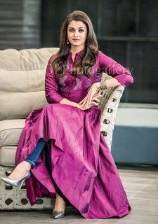 Aishwarya Rai Bachchan feet photo thumbnail