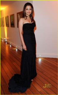 Aishwarya Rai Bachchan feet photo thumbnail