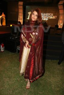 Aishwarya Rai Bachchan feet photo thumbnail