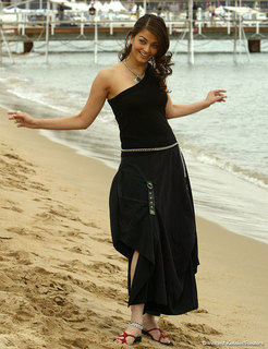 Aishwarya Rai Bachchan feet photo thumbnail