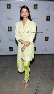 Aishwarya Rai Bachchan feet photo thumbnail