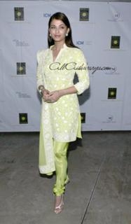 Aishwarya Rai Bachchan feet photo thumbnail