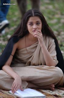 Aishwarya Rai Bachchan feet photo thumbnail