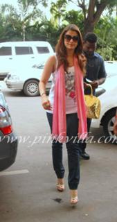 Aishwarya Rai Bachchan feet photo thumbnail