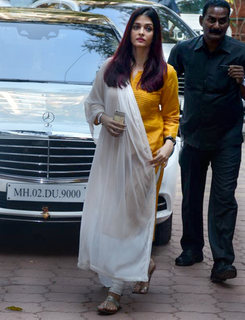 Aishwarya Rai Bachchan feet photo thumbnail
