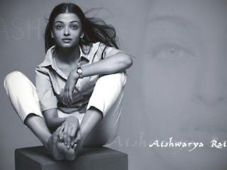 Aishwarya Rai Bachchan feet photo thumbnail