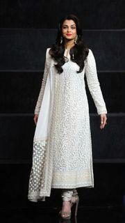 Aishwarya Rai Bachchan feet photo thumbnail