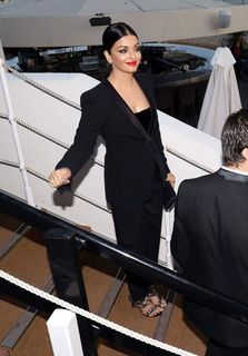 Aishwarya Rai Bachchan feet photo thumbnail