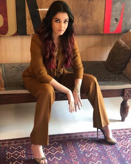 Aishwarya Rai Bachchan feet photo thumbnail
