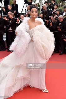Aishwarya Rai Bachchan feet photo thumbnail