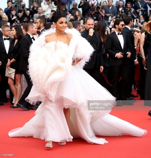 Aishwarya Rai Bachchan feet photo thumbnail