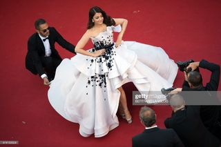 Aishwarya Rai Bachchan feet photo thumbnail