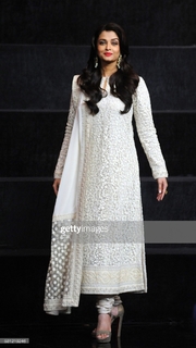 Aishwarya Rai Bachchan feet photo thumbnail