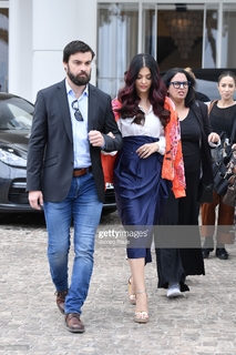 Aishwarya Rai Bachchan feet photo thumbnail