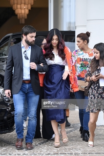 Aishwarya Rai Bachchan feet photo thumbnail