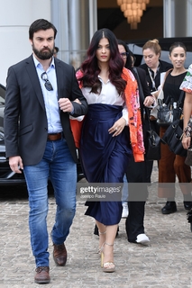 Aishwarya Rai Bachchan feet photo thumbnail