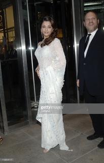 Aishwarya Rai Bachchan feet photo thumbnail