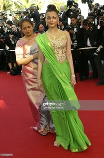 Aishwarya Rai Bachchan feet photo thumbnail