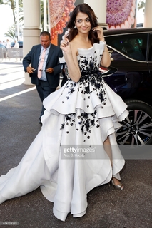 Aishwarya Rai Bachchan feet photo thumbnail