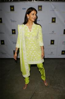 Aishwarya Rai Bachchan feet photo thumbnail