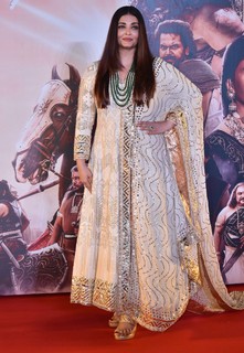 Aishwarya Rai Bachchan feet photo thumbnail