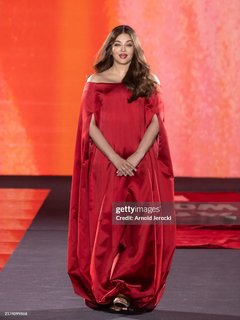 Aishwarya Rai Bachchan feet photo thumbnail
