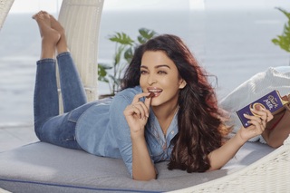 Aishwarya Rai Bachchan feet photo thumbnail
