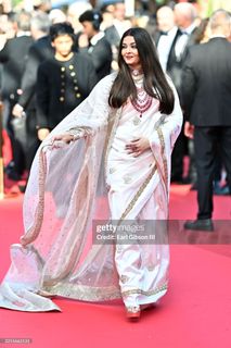 Aishwarya Rai Bachchan feet photo thumbnail