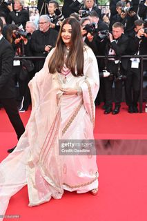 Aishwarya Rai Bachchan feet photo thumbnail